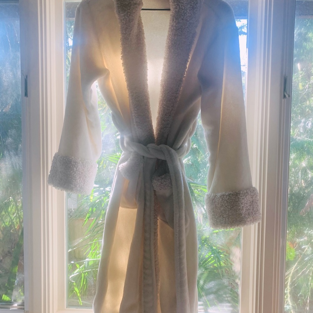 POTTERY BARN ROBE